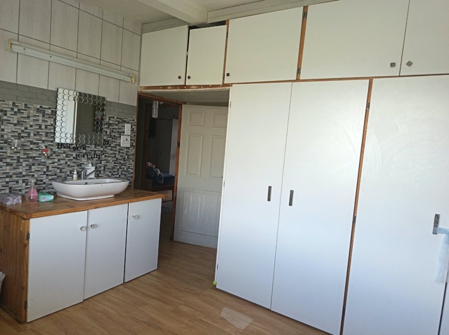 5 Bedroom Property for Sale in Quaggafontein Free State